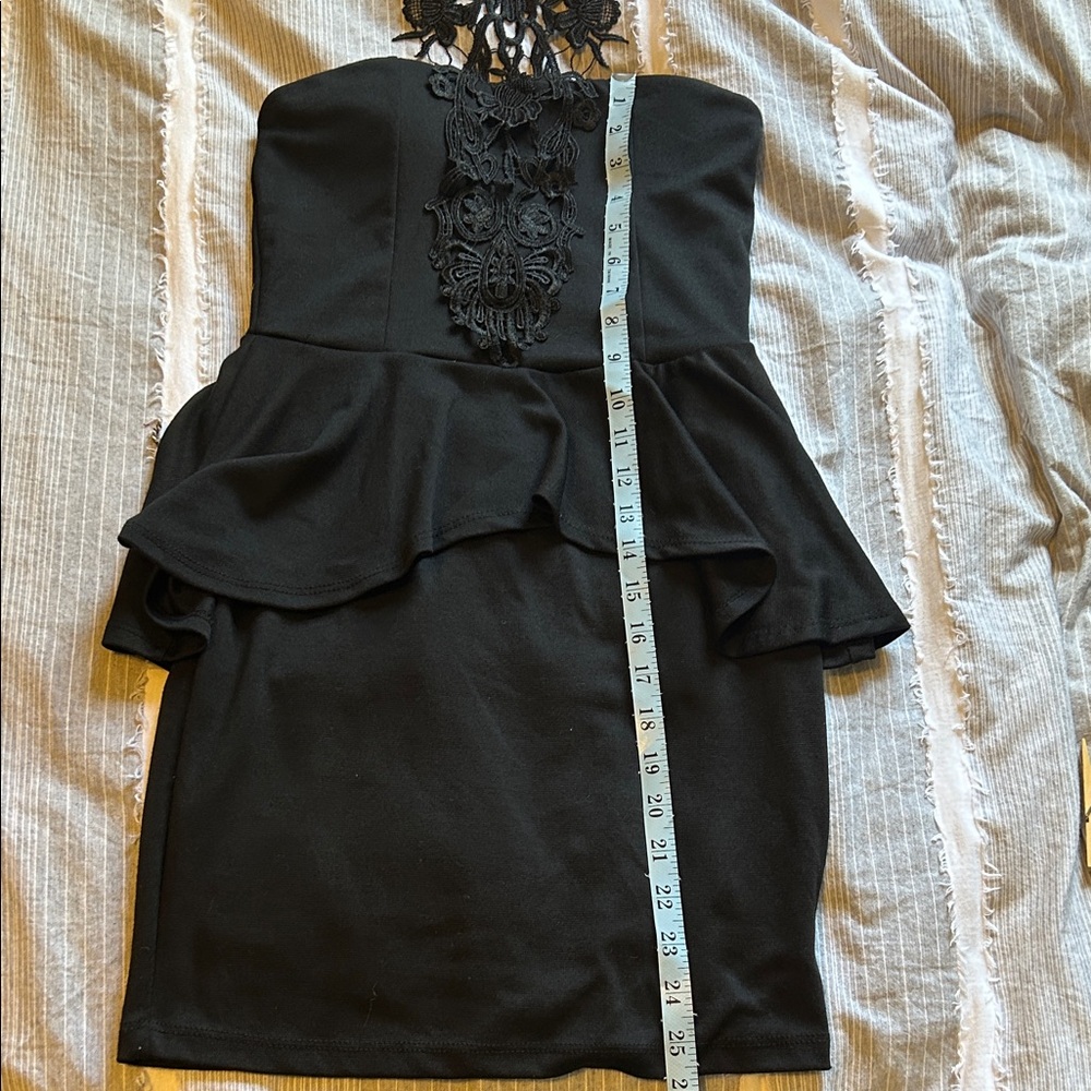 Windsor Black strapless Lace Halter detail  peplum Lace Mini Dress - Picture 14 of 16